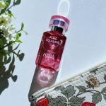 .最近の自分習慣♪ローズスクワランをポーチに入れて持ち歩き🥰ちょっとカフェに入った時やオフィスのデスクで手や首のマッサージ。これが！想像以上に気持ちいい✨とてもリラックスできて、エナジーチャー&hellip;のInstagram画像