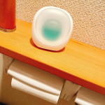いい香り〜🩵トイレ用の消臭剤。色々売ってるけど香りのキツイの多くて&hellip;苦手。これはキツくなくほのかーなグリーンアップルの香りがいい💚詰め替えで使えるのも⭕️シンプルなのも⭕️#PR #エステ&hellip;のInstagram画像
