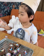 息子とバレンタインのチョコを作ったよ🍫❤️バレンタインキットを使ってだから簡単に可愛くおいしくできたよ🧑🏼&zwj;🍳🧁🩷#PR #共立食品株式会社 #共立食品 #バレンタインキット #キットでお菓子づ&hellip;のInstagram画像