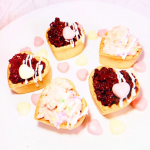 今日は早めのバレンタインのチョコ作りをしたよ🍫💓大人になるとバレンタインは有名ブランドのものを買うのが定番でなかなか手作りってしなくなっちゃうけど、今回は共立食品様から販売されている手作&hellip;のInstagram画像