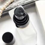 冬は木々が枯れるように私の肌も枯渇してカッサカサのシワシワなのでメイクをするとかえってシワが目立つしシミも隠せるのでマスクで顔を隠してます。そんな時に出会ったのがlujoクアトロセラム&hellip;のInstagram画像