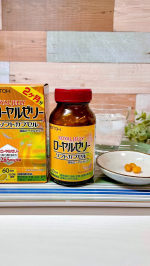 🐝👸🐝-井藤漢方製薬株式会社さんよりご提供いただきました-⁡Royal jelly soft capsule☺️✨🐝⁡年々老いを感じているので、実は必死で抗おうとしています🤪とはいえ特に何&hellip;のInstagram画像