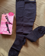 #PR #ピップ株式会社 #スリムウォーク #SLIMWALK #美脚ハイソックス #着圧ソックス #靴下 #monipla #pip_fanスリムウォーク　美脚ハイソックスM～L履いてみました&hellip;のInstagram画像