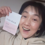 リップケアマスク生活が緩和され自分の唇を久しぶりにまじまじ鏡で見ていたら乾燥しているしたてじわかも？と心配になってきましたスペシャルケアしたいと思い今k内モットラボ　リップショットを使用し&hellip;のInstagram画像