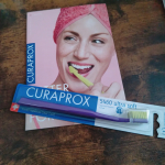 クラプロックスCS5460   私が今まで使ってた歯ブラシとは圧倒的に違うのが、歯ブラシの毛の量！なんと超極細毛5460本！！驚き！！かたいのかな？と思いましたが高密度ウルトラソフトだ&hellip;のInstagram画像