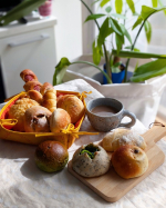 朝はパン派。お昼もパンでいいくらいパンが好き。いろいろなところに買いに行きたいなと思うけれど、なかなかそうもいかない。お取り寄せならいいんじゃない～っていうわけで、川越にある「川越ベーカリー&hellip;のInstagram画像