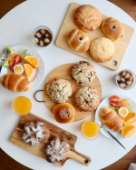 小麦工房パナシェ（@panache_fukuoka）さんの『真っ黒メロンパン「志免ロン」入りおやつパンセット』は全国の名店の冷凍パンがお取り寄せできるオンラインサイト「ぱん結び」 のサービス&hellip;のInstagram画像