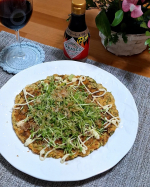 .【お豆腐のスパイシーねぎ焼き】 １枚分◆材料◆豆腐 150gA.薄力粉 大さじ3A.かつお粉 小さじ1A.塩 ひとつまみ B.青ねぎ(小口切り) カップ1強( 60g)B.卵 1個&hellip;のInstagram画像