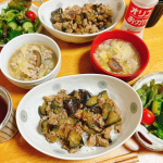 今日の晩ごはん😋茄子と挽肉の甘辛味噌丼！お砂糖の代わりに　@oligo_no_okage #オリゴのおかげ 使って！茄子と豚肉を炒めて、お味噌、オリゴのおかげ、みりん、醤油、豆板醤で味付け。め&hellip;のInstagram画像