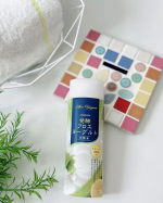 【アロエメイド 発酵化粧水AY 】使ってみました🌿アロエヨーグルトのようなパッケージ✨食べ物飲み物ではありませんのでご注意を🙌テクスチャーは白で、少しとろみがあります。化粧水のような乳液&hellip;のInstagram画像