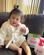 ....デリケートで肌トラブルが多いももちゃん🍑アトピタの入浴剤、ボディウォッシュ、ボディクリーム使ってつるつるもちもち肌になろうね🧴💕. @atopita_official ..&hellip;のInstagram画像