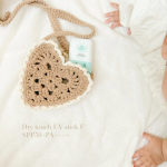 𝐔𝐕 𝐜𝐚𝐫𝐞𓂃𓈒𓏸🍉....さらさらUVスティックFSPF50＋　PA++++をお試しさせていただきました♡去年店頭で見て気になってたこちらのスティック型の日焼け止めがとっても良かっ&hellip;のInstagram画像