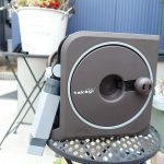 𖡼.𖤣𖥧𖡼.𖤣𖥧 タカギ史上最小・最軽量の散水ホースリール＼NANO NEXT(10m)／実は我が家、タカギさんの散水ホースは2台目なんです🤭♡我が家にあったものよりもさらに小さくなっ&hellip;のInstagram画像