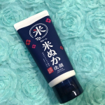 江戸こすめ　米ぬか洗顔を使ってます🎵江戸こすめ　米ぬか洗顔米ぬかスクラブ*1で、古い角質によるくすみや毛穴汚れをやさしくオフ。米由来のうるおい成分*2を配合したふかふか泡で、しっとりうるお&hellip;のInstagram画像