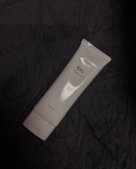 今までジェルタイプのクレンジングって使ったことなかったけど、メイクに馴染ませるとすっごく柔らかくなって乳化されてしっかり落ちてる感じウォータープルーフのマスカラもちゃんと落ちたし、洗い上がりのつ&hellip;のInstagram画像