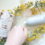 容器はキャップ付きで、持ち手が掴みやすく、押しやすいスプレータイプです🌻携帯用ミニサイズではないので、外に持ち運ぶには少し大きめだけど、自室に置いておけば、常に室内でいるときから徹底的に日焼け防止&hellip;のInstagram画像