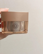 🫧🧴とろっ&rarr;パシャっ&rarr;スーッ！シワやハリ不足が気になる肌に、薬用リンクルストレッチジェル🤍有効成分ビタミンPP&times;40種の保湿成分配合で、しっかりうるおいをチャージ🫰🏽最初はとろっと濃&hellip;のInstagram画像