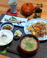 .アルモンデ簡単ごはん中途半端に残ってる野菜を片付けたくて、野菜炒め@teraoka_soy_sauce 様の★新商品★「寺岡家のたまごにかけるお醤油PREMIUM」ですが、今回は卵ではなく&hellip;のInstagram画像