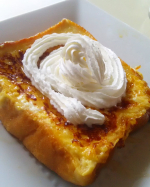 週末の朝は、フレンチトーストに、たっぷりとらくらくホイップ✨️至福です🍀#らくらくホイップで楽しむパンとお菓子#PR #野菜をMOTTO #野菜スープ #カップスープ #クリスマスギフト &hellip;のInstagram画像