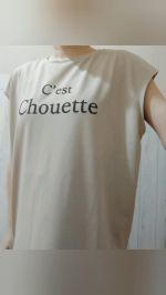 『ロゴフレンチ袖Tシャツ(ベージュ)』Ｌサイズ のご提供を受けて投稿しています。ベージュ・ブラック・オフホワイトのカラー展開！ボディラインをすっきり魅せてくれて‥フレンチ袖が素敵なTシャツで&hellip;のInstagram画像