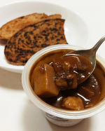 今日はお取り寄せパンをトーストして、野菜をMOTTOをレンジでチンして簡単朝ごはん。まだ朝方は冷えるから温かいものが染み入る。根菜がごろっと入ったボルシチが美味。#PR #野菜をMOTTO #野菜&hellip;のInstagram画像