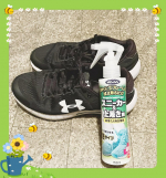 スニーカーって洗うの大変・・・・なので、何か良いものがないのかなぁ～と思い使ってみたのが、泡を吹きかけて拭き取るタイプの水不要の新感覚シューズクリーナー💗WASHLY　スニーカー＆上履き用[&hellip;のInstagram画像