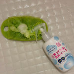薬用柿渋　帰ってスグの足洗いソープを試してみました😄こちらは以前から愛用していて、2025年春にデザインリニューアルしたもの。足指、足甲、足裏の気になる臭いをスッキリさせ、ニオイの原因菌を殺菌&hellip;のInstagram画像