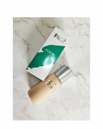 ウォーターベースの液状ファンデーションなので、とってものびがよく軽い着け心地なのでファンデが苦手な人でも使いやいと思います☺️ 温泉水や保湿成分配合なので仕上がりはしっとりしてて乾燥気にならなかっ&hellip;のInstagram画像