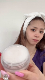 コラリッチEXカプセル状の美容成分が、お肌にすっーとなじむ歳を重ねて、肌悩みがふえてアイテムが増えて、何がいいかもわからなくなる。これは、1つでいいのが、シンプルで続けやすい。ジェル&hellip;のInstagram画像