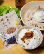 .マルトモの素直な、おかか。シリーズのソフトタイプのおかかふりかけを食べ比べしてみました𓆝 &tilde;˷スタンダードなタイプとかき醤油。どちらもおかかの風味がよく、甘口でとてもおいしいです&hellip;のInstagram画像