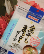 煮干し（いりこ）まるごとだしの素をお試ししました。こちらは顆粒タイプでサッととけて使いやすい、だしの素になります。 いりこをまるごと配合しているので、風味よく、食品ロスの抑制にもなっているエコな商&hellip;のInstagram画像