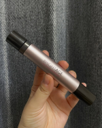 2種類のケアをこれ1本でブライトエイジのアイゾーン ダブルリバイタライザー。セラムとバームが1本になったアイテムです。美容成分をなじませながらマッサージもできるローラーボール側と、なめらかな美&hellip;のInstagram画像