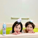 @nina__mama_ もこもこ〜🫧⁡楽しいお風呂時間🛁⁡大好きなお風呂遊びグッズの泡ねんど🫧⁡もこもこ泡で形を作ったりおえかきしたり⁡ボディーソープだから体にぬって自由&hellip;のInstagram画像