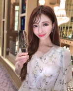 頭皮ケアで美髪を目指したい🥰🌸..🧚🏽🫧ワールドプレミアムショート🫧🧚🏽 　　　　　　気になる頭皮のニオイや髪の毛がゴワゴワキシキシな悩み🥹❣️ブラシでするシャンプーって気になってたの&hellip;のInstagram画像