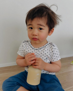 @and_uta_official sama の＆UTAミルクローションを試させていただきましたー！ ⁡送ってくれたダンボールがぬり絵になっててお絵描き好きの息子は、ルンルンで遊んでた♪⁡&hellip;のInstagram画像