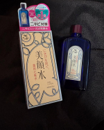 美顔水を使ってみました❤️サリチル酸は毛穴をふさぐ古い角質をやわらかくして、やさしく除去する有効成分。お肌のターンオーバーを促進する効果もあり、ニキビ跡をケアします。また、有効成分のホモスルフ&hellip;のInstagram画像