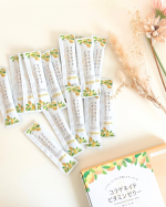 コラゲネイドビタミンゼリー〈柚子レモン味〉🍋新田ゼラチンダイレクトさんよりご提供*･゜スティックゼリータイプで手軽におやつ代わりにコラーゲンが摂れるよ✨コラーゲンドリンクとかって、いつもめん&hellip;のInstagram画像