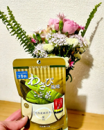こんぶ茶の旨味にわさび風味を加えた商品。わさびの鼻にぬけるツーンとした感じがプラスされています。普通にお湯に混ぜてのんでもいいですし、お料理で使うのおすすめ！なんかお茶漬けっぽい感じがある&hellip;のInstagram画像