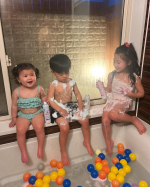 ..泡ねんどで遊んだよ🛀🫧🫧泡もねんども大好きな子供達には最高🫧🩷お風呂でやると汚れないし母も最高✨✨これでワンオペお風呂も楽になる🛀👧🏻👦🏻👩🏻...#PR #株式会社マック&hellip;のInstagram画像