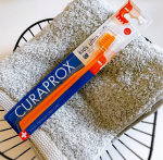 スイス生まれの クラプロックス🇨🇭キッズ用 歯ブラシをモニターさせていただきました🪥今回いただいた歯ブラシは4〜12歳用🦷カラーはオレンジでブラシ部分も色がついていてかわいいです🧡こち&hellip;のInstagram画像