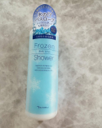 MOC フローズンシャワー 200gをいただきました✨お風呂上がりの暑さ対策にぴったりのひんやりボディローション🧊お風呂から上がったあと、濡れた体にさっと塗って、そのままシャワーで流すだけ！&hellip;のInstagram画像