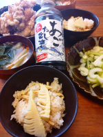 お米のおまけに筍を戴きました！今季もう食べ収めと思っていたのに、また筍を戴けるとわビックリ。筍なら炊き込みご飯にしようって事で、「寺岡家のあごだし醤油」を使って炊きました！だし醤油なので出汁はい&hellip;のInstagram画像