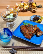 .あごだしで簡単おつまみ2品・豆腐と大葉の豚肉巻き～あごだし照り焼き～豆腐と大葉を豚バラ肉で巻いて転がしながら焼いたら、最後にあごだしをじゅっとまわしかけて照り焼きに☺️・こんにゃくのふき&hellip;のInstagram画像