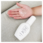 ．パッケージがかわいい！親子で使えるUVミルク🍼わたしは去年から日光過敏になっちゃったし娘も色白で日焼けすると真っ赤になっちゃうし&hellip;これからの時期は紫外線対策がかかせない😫こちらのミルキー&hellip;のInstagram画像