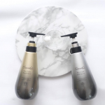 ＊＊＊＊＊＊＊＊＊＊＊＊調香師がブレンドした自然由来の香りの「 Sassoプロケアシャンプー&トリートメント」天然由来率93％のボタニカル処方だそう！なめらかな泡立ちで、だけど泡切れ良く洗え&hellip;のInstagram画像