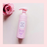 マザー&ドーター♡デリケート泡ウォッシュをお試しさせて頂きました😌❤　　気になるニオイ・ムレ感に！乳酸菌で優しく洗う、天然由来成分99％のデリケートゾーン用泡ソープです🙋💕　　紫根エキ&hellip;のInstagram画像