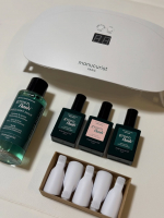 ...グリーンフラッシュ スターターキット オーテンシア🌱夏に向けてネイルをはじめたよ♪ 今回使ったのは植物由来ベースでつくられたジェルポリッシュ◎ LEDライトでかんたんに硬化できる&hellip;のInstagram画像