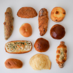 .「冷凍パンってこんなに美味しいの！？」って感動した&hellip;👀オンラインで全国の名店パンをお取り寄せできる【ぱん結び】で、北海道・札幌の人気店チャーリーの『チャーリーおすすめワクワクBOX』をい&hellip;のInstagram画像