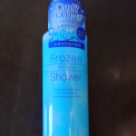 フローズンシャワー湯上がり時に身体にローションをぬりシャワーで洗い流す肌に感じるひんやり感が強く寒い！と感じるかもぬりつけた手のひらもひんやり感がありました熱帯夜におすすめ&hellip;のInstagram画像