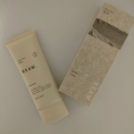 BEAW. face wash 019 肌の悩みを徹底的に考え誕生したのが和漢・美容成分の中から厳選された「大人ニキビ」「肌荒れ」に特化した和漢洗顔✨和漢由来の成分と植物エキスが素肌の状態をリ&hellip;のInstagram画像